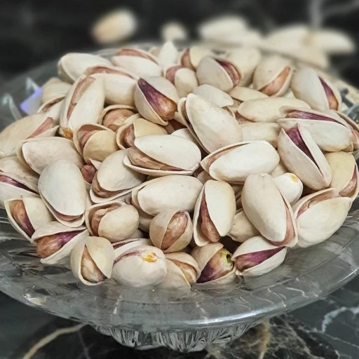 Semi Long Pistachio / Badami